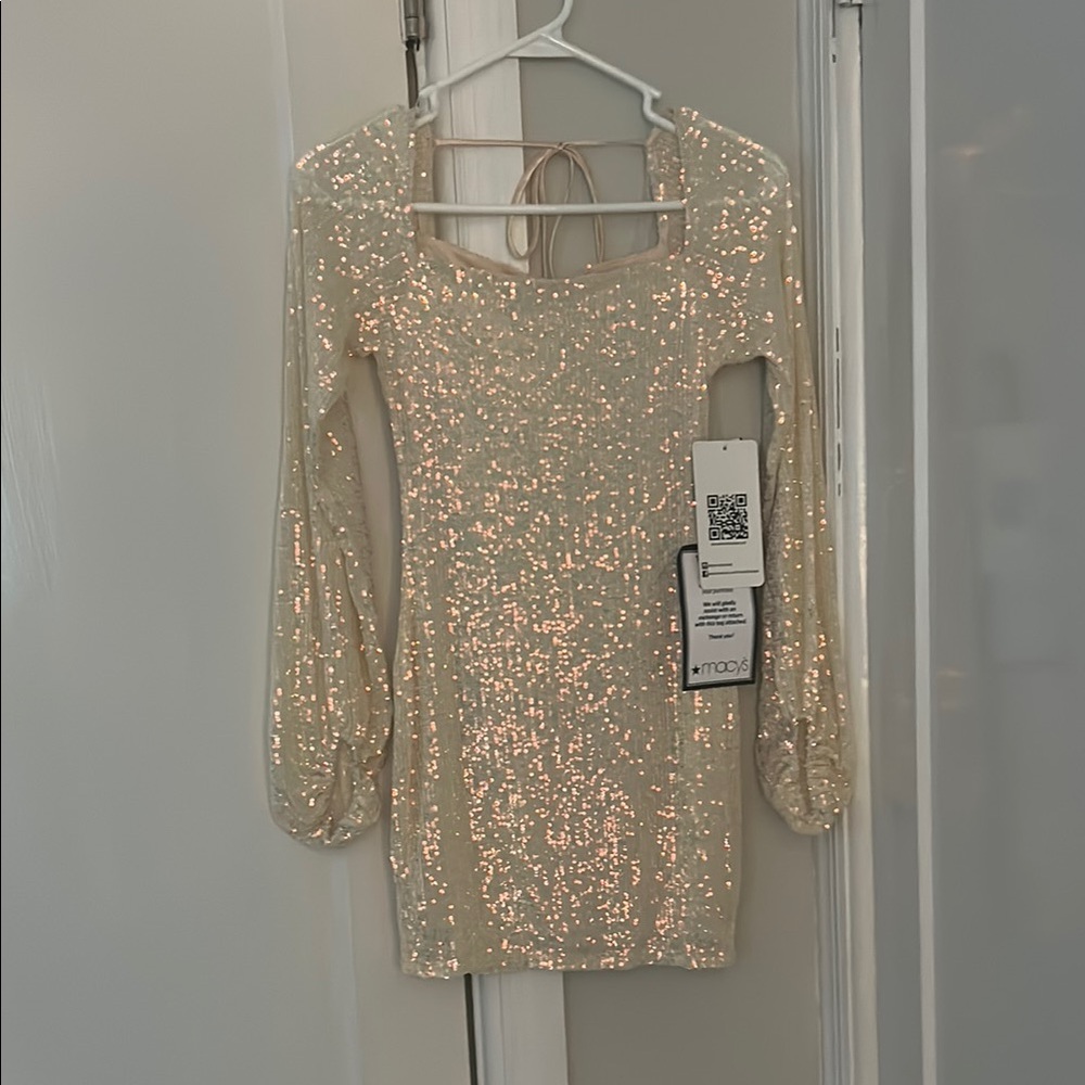 Emerald Sundae Gold Sequin Bodycon Dress with Bishop Sleeves